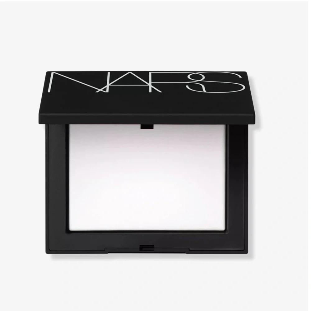 NARS Light Reflecting Setting Powder - Black and White